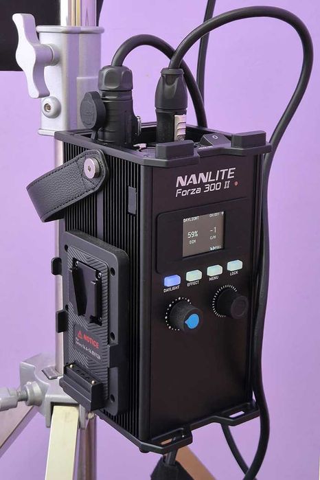 Nanlite Forza 300 II Daylight – Ca nouă, folosită rar în studio (Garanție Noiembrie 2026)