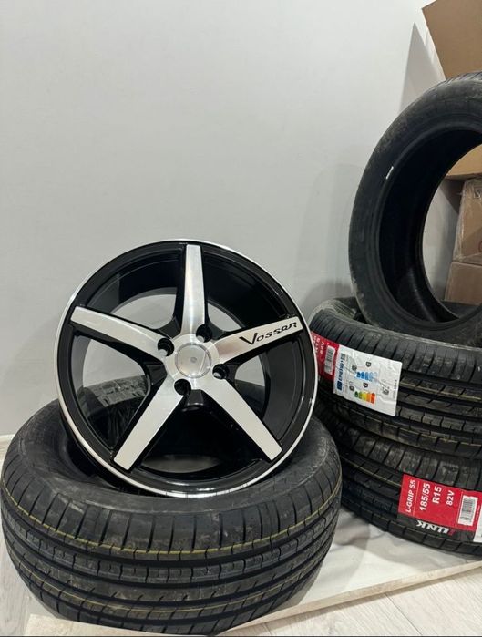 Продам летние шины с дисками Vossen