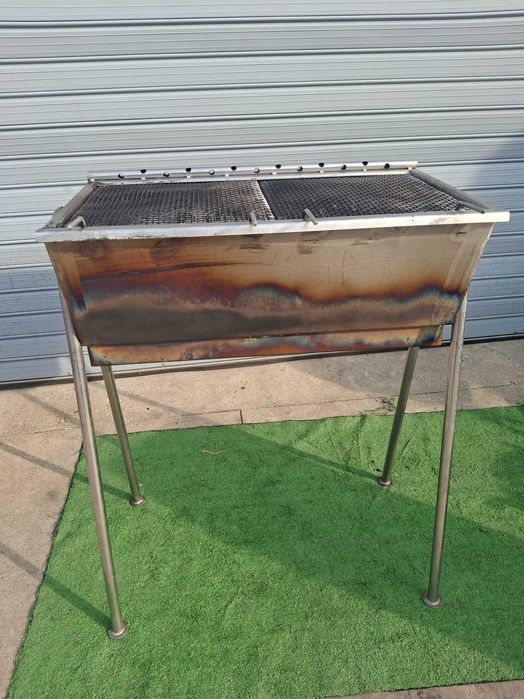 Барбекю на дървени въглища от неръждавейка