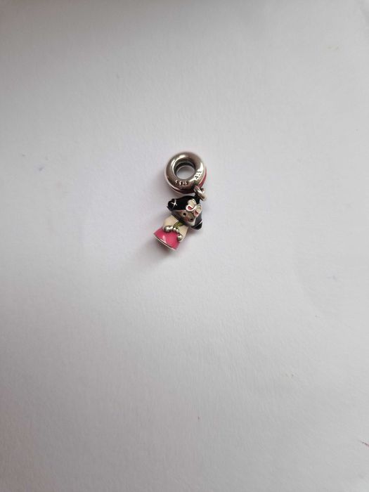 Pandora Висулка - сребърен талисман за гривна