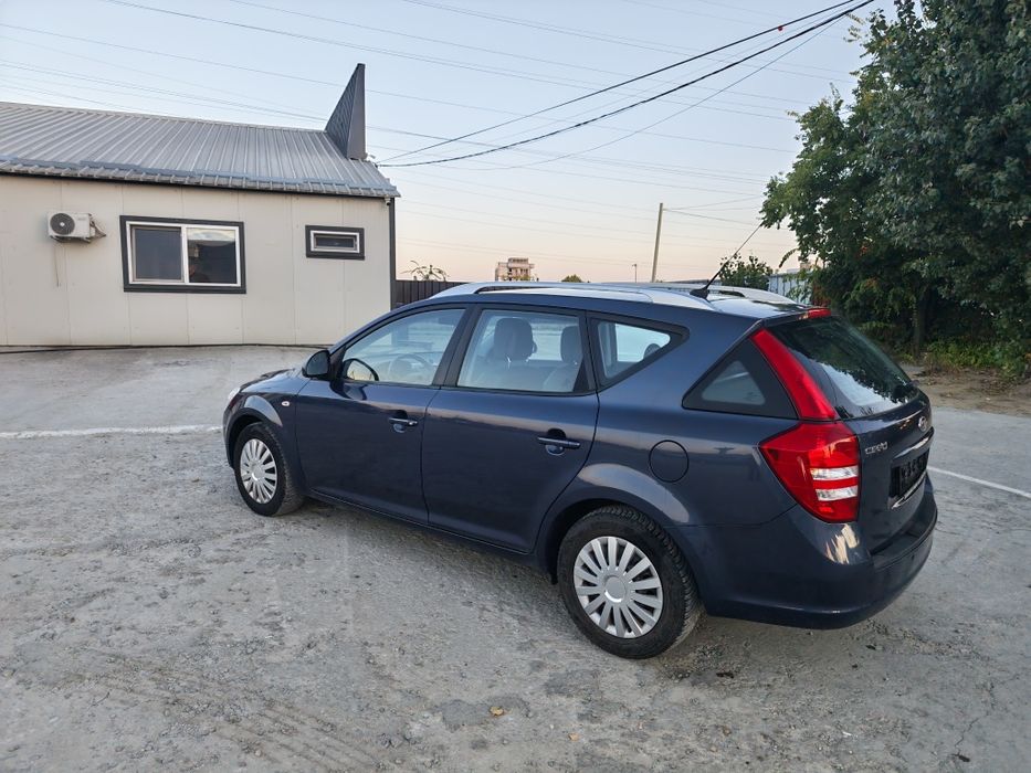 Kya Cred 1,4 benzina, fab. 2010, stare perfecta, imp. Germania