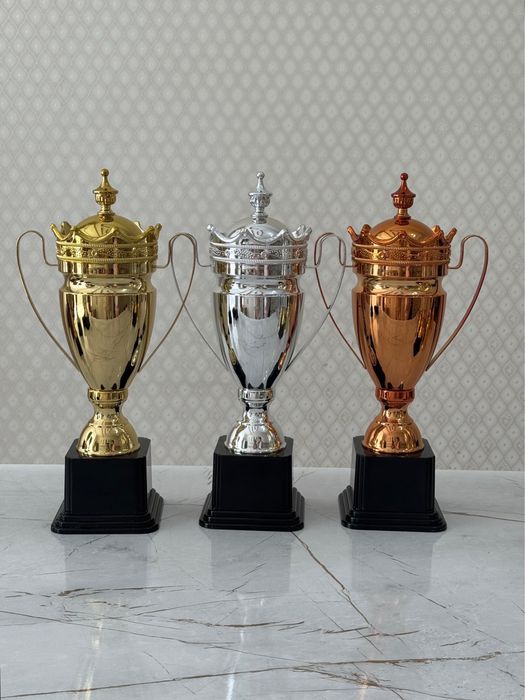 Кубки комплект медали и статуетки