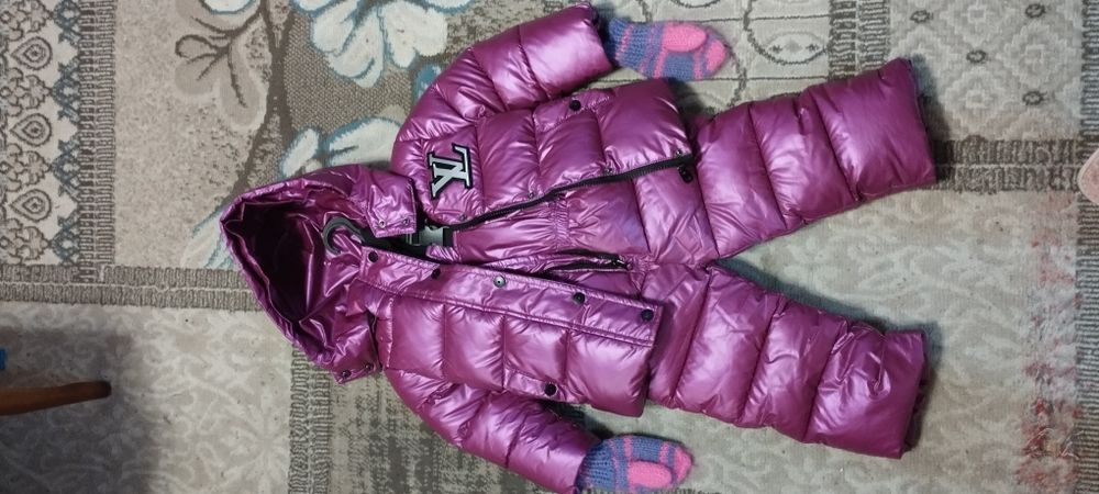 Зимний комбинезон для девочки.