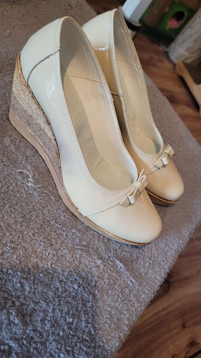 Pantofi din piele naturala lăcuită