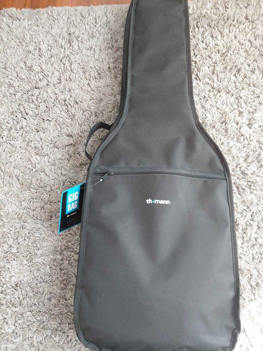 Chitară electrică  Stratocaster + amplificator Harley Benton – set ca nou