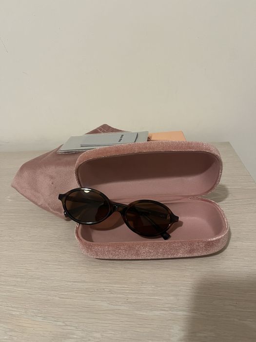 Ochelari de soare miu miu