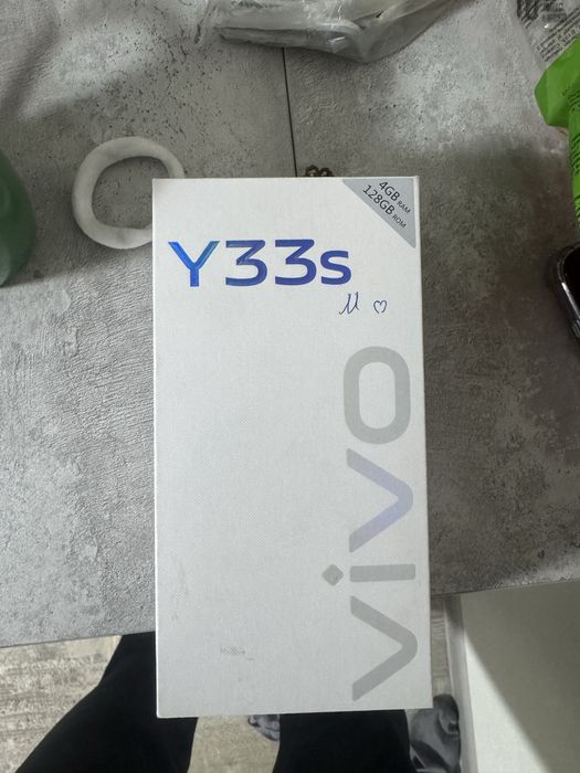 Vivo y33s смартфон
