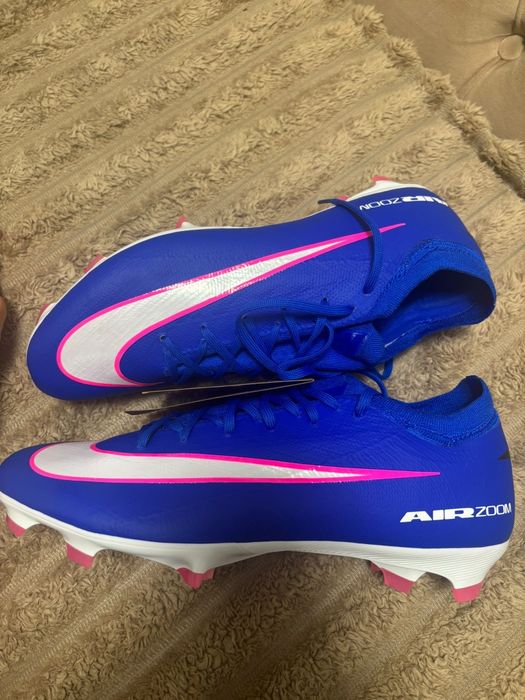 Vând ghete fotbal Nike produs nou