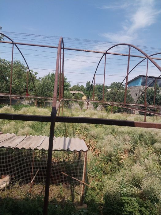 Tayyor parnik sotiladi