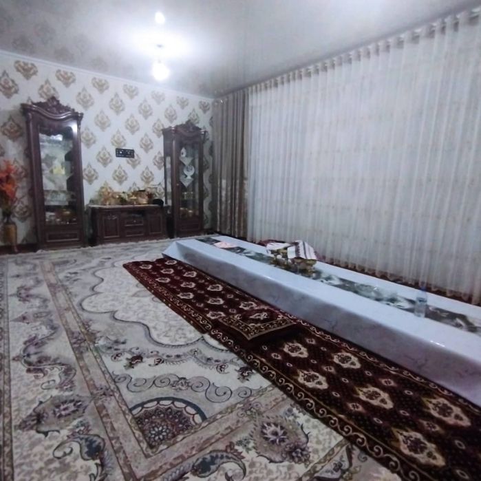 Г.Ходжели уй Сотилади.