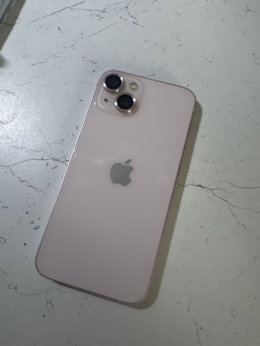 iPhone 13 с хорошем состоянии
