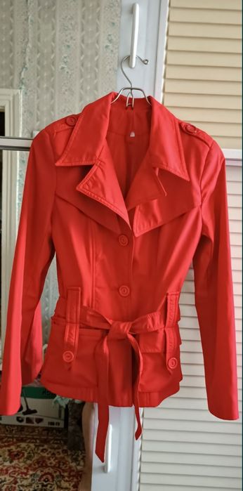 Плащ пиджак красный