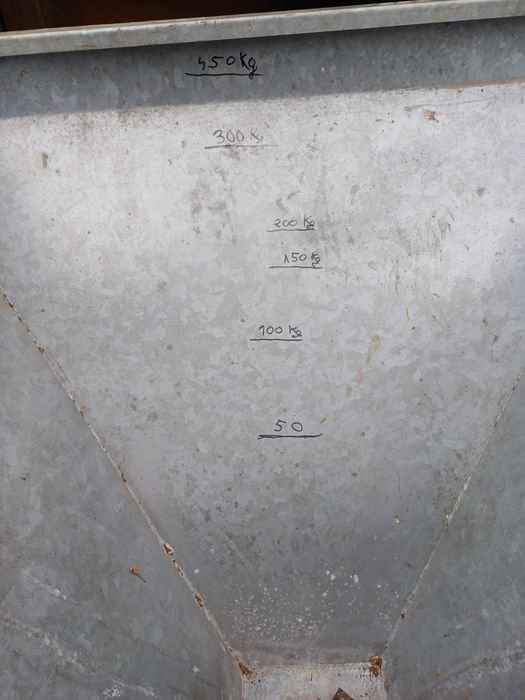 Mașină de înprăștiat îngrășăminte