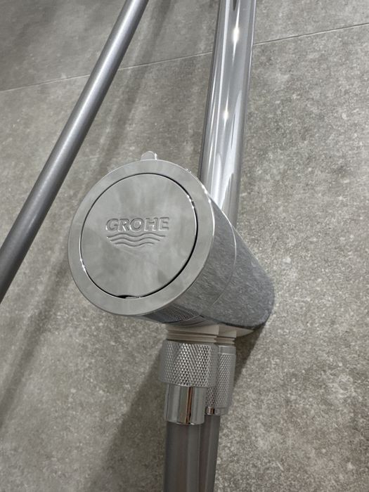 Продам душевую систему Grohe