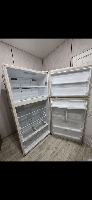 Холодильник  LG большой