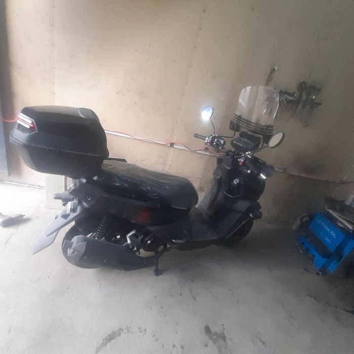 Skuter tank 1.500 km