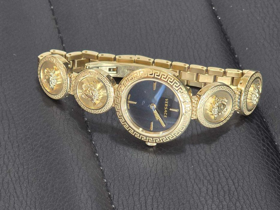 Дамски Часовник Versace Medusa Stud Icon VERF006 18