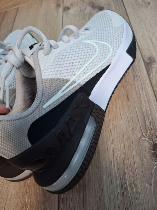 Adidasi Nike Air