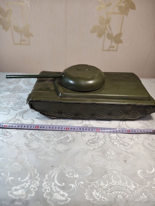 Игрушка танк советский СССР
