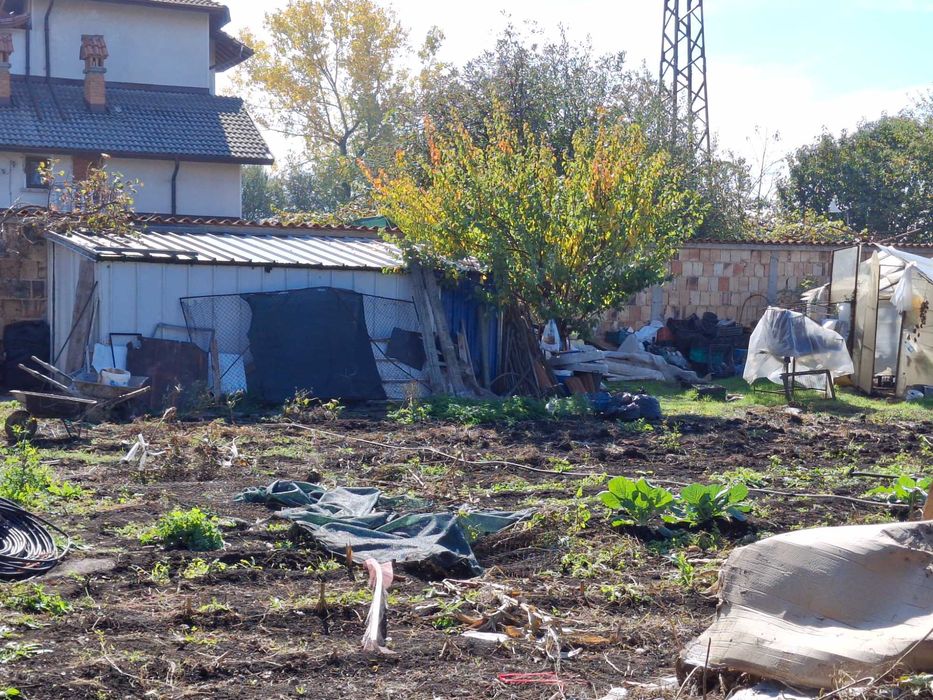 Дава се под наем Парцел в Костинброд - 725 кв.м за 382.5 € - Снимка #1