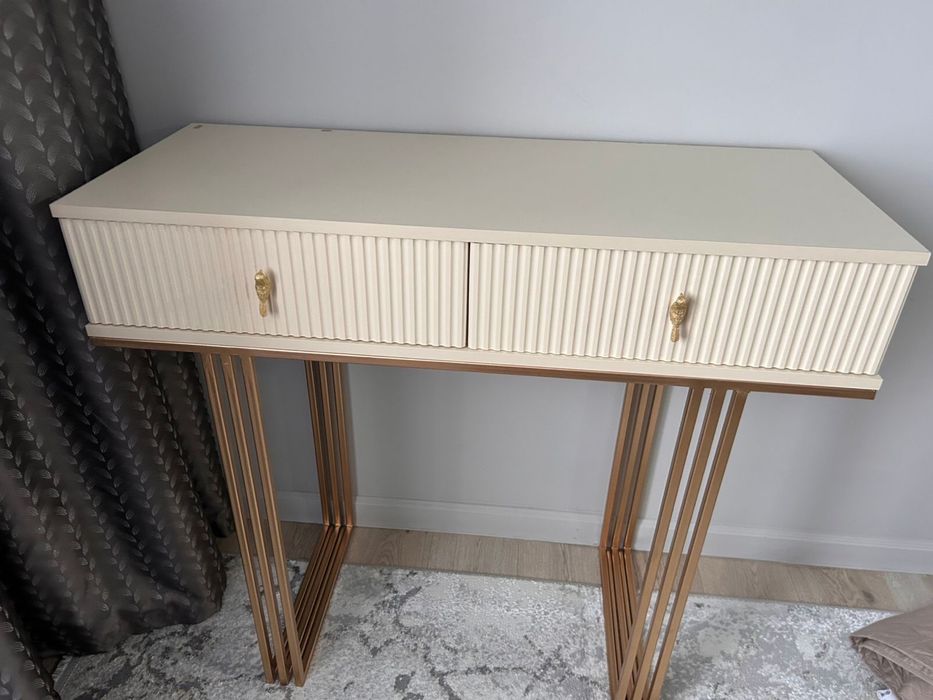 Продам комод+ подарок пуфик