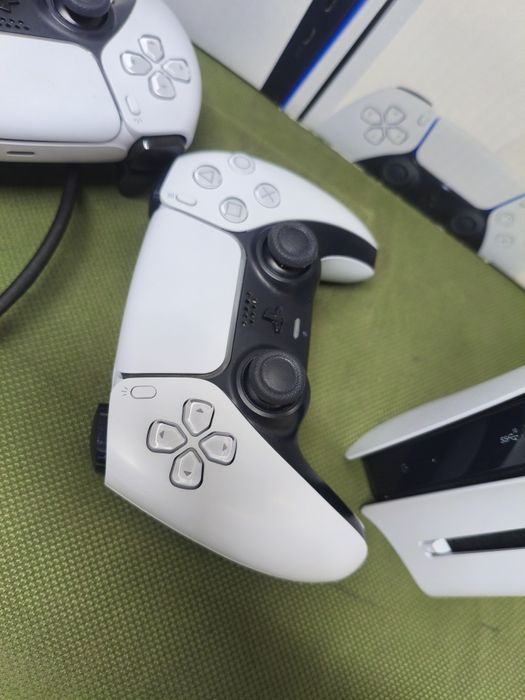 Sony PlayStation 5, Slim 1 TB, 2 джойстик, есть