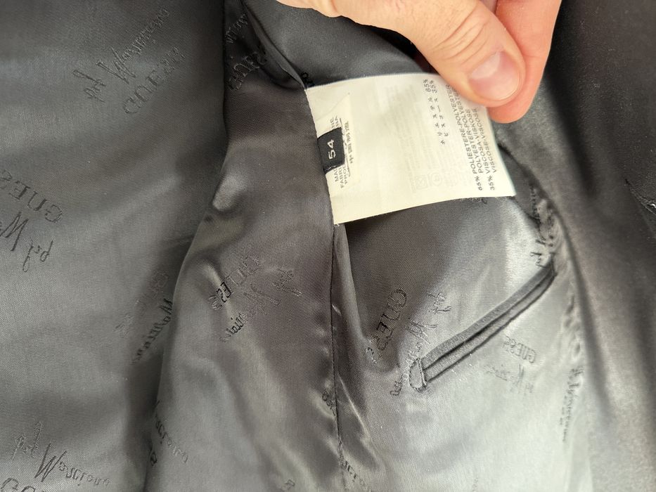 Ориигнално сако на марката Guess