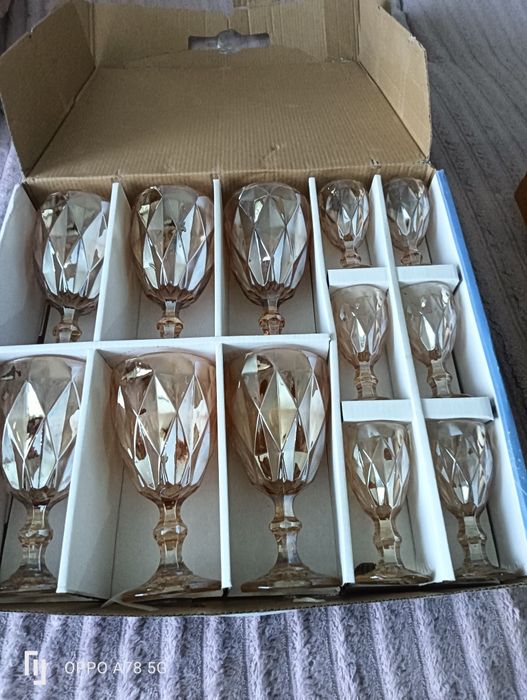 Фужеры  и рюмки.