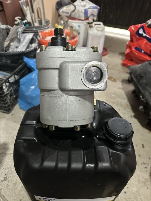 Pompa hidraulica u650