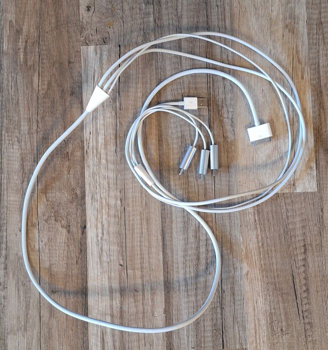 Cablu Av usb original Appel ipod ipad iphone
Model appel A1250 compatibil cu diverse modele
Pret 100 lei trimit si in alte judete