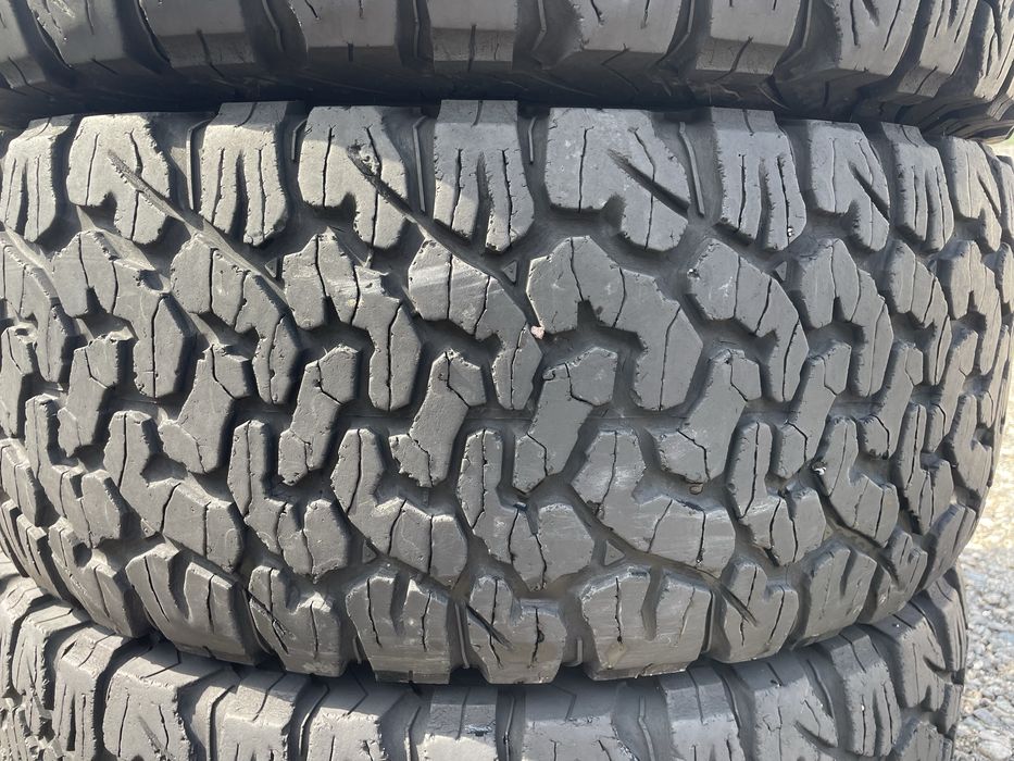 Пара всесезонные шины 285/60/18 BFGoodrich A/T
