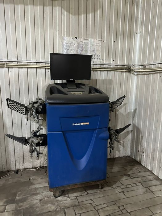 Продам стенд 3Д развал-схождение .