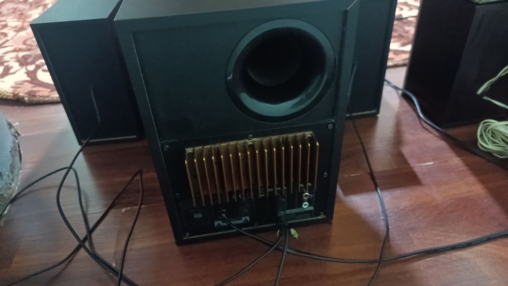 Microlab 2.1 sambufer sotiladi