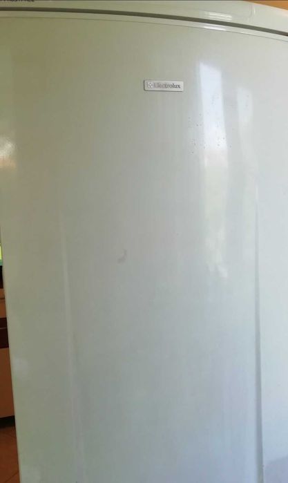 Хладилник с фризер 323Л - ELECTROLUX ENB34633W NO FROST