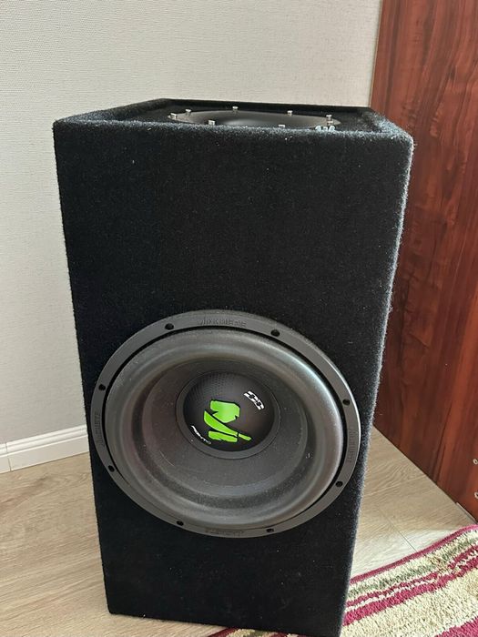Продаю сабвуфер в полном комплекте