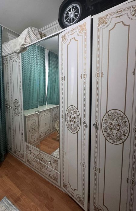 Продам срочно  мебель