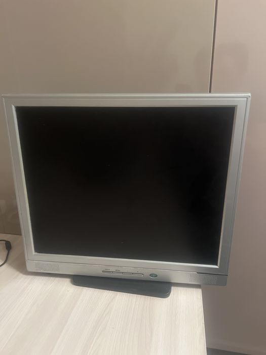Продам Манитор (55 см).