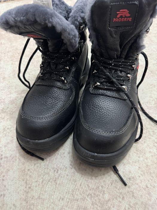 Новые зимние ботинки