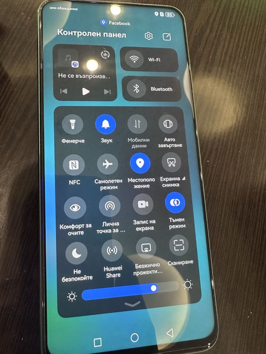 Huawei Nova 12i emerald green