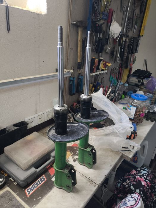 Амортизаторы передние