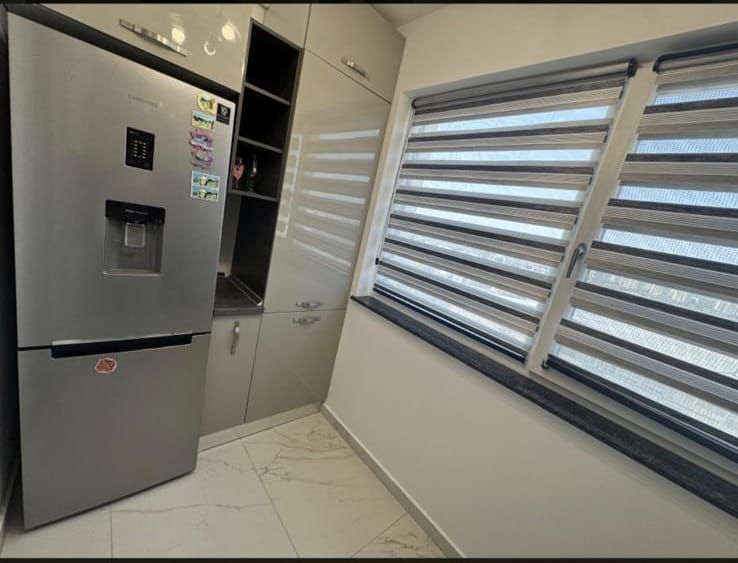 Inchiriez apartament 3 camere Decebal Residence