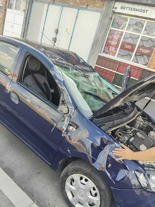 VAND AUTO LOGAN 1.2 BENZINA 2016 AVARIAT Pret negociabil