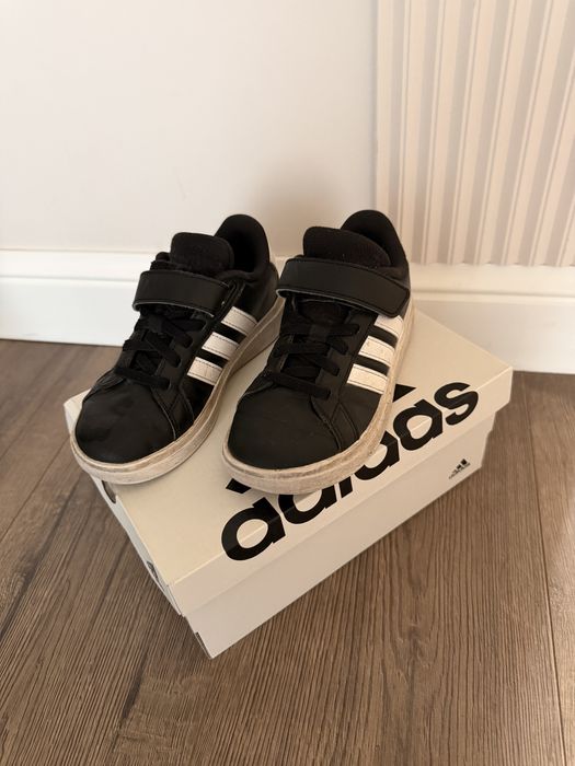 продам детскую обувь 28 размер