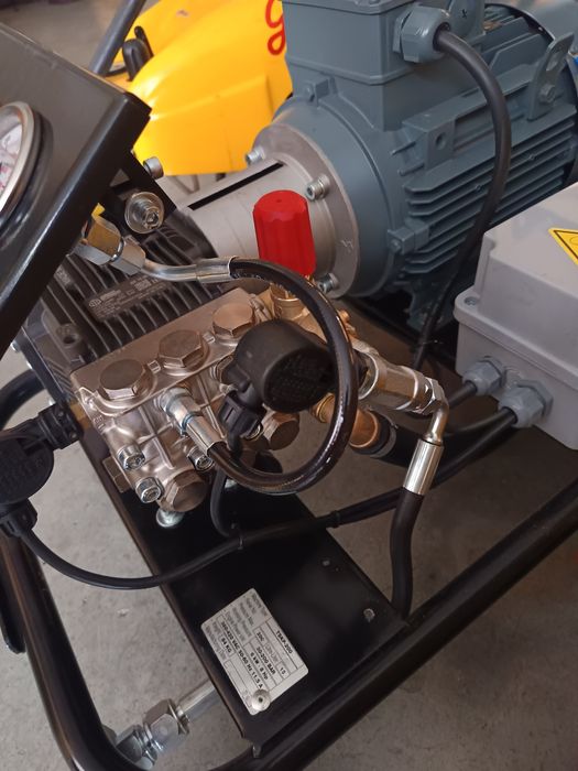 НОВА Професионална водоструйка 200 бара