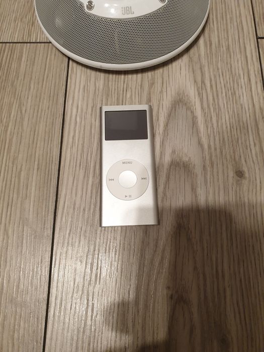 Vand iPod A1199 si doc Jbl on stage micro