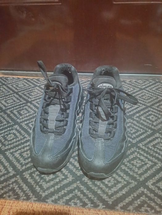 Оригинални Nike air max 95 със сменени връзки