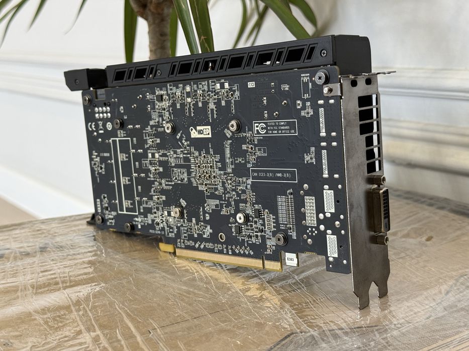 Видеокарта AMD Radeon RX 570 4Gb