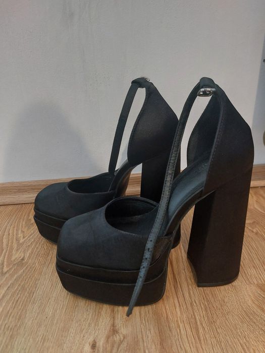 Обувки на висок ток catwalk