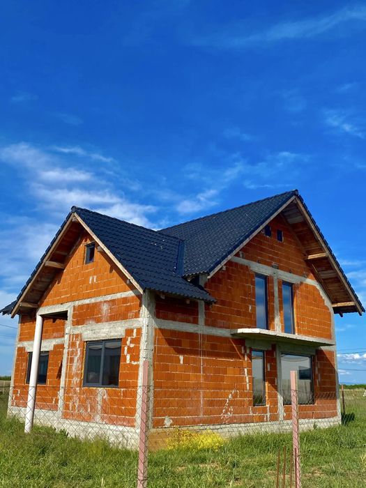 Casă spațioasă într-o zonă în plină dezvoltare – ideală pentru locuință sau investiție