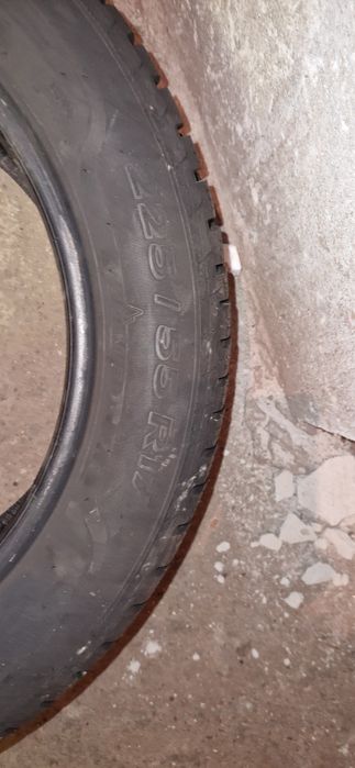 Почти нова гума.